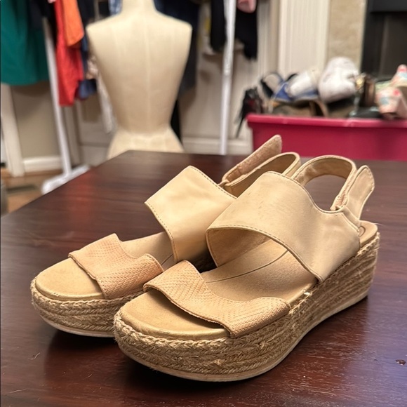 Dr. Scholls tan Cool Vibes sandals size 6M - Picture 1 of 5